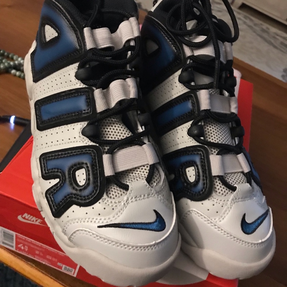 Nike air more uptempo